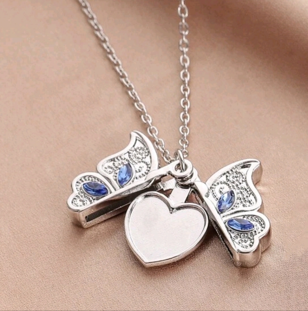 Butterfly Openable I Love You Photo Box Pendant Women's Necklace Jewelry Gifts - Picture 5 of 7